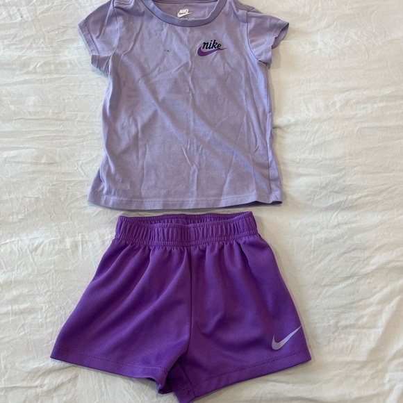 Nike purple girls' T-Shirt and shorts athletic set 2T - Picture 1 of 4